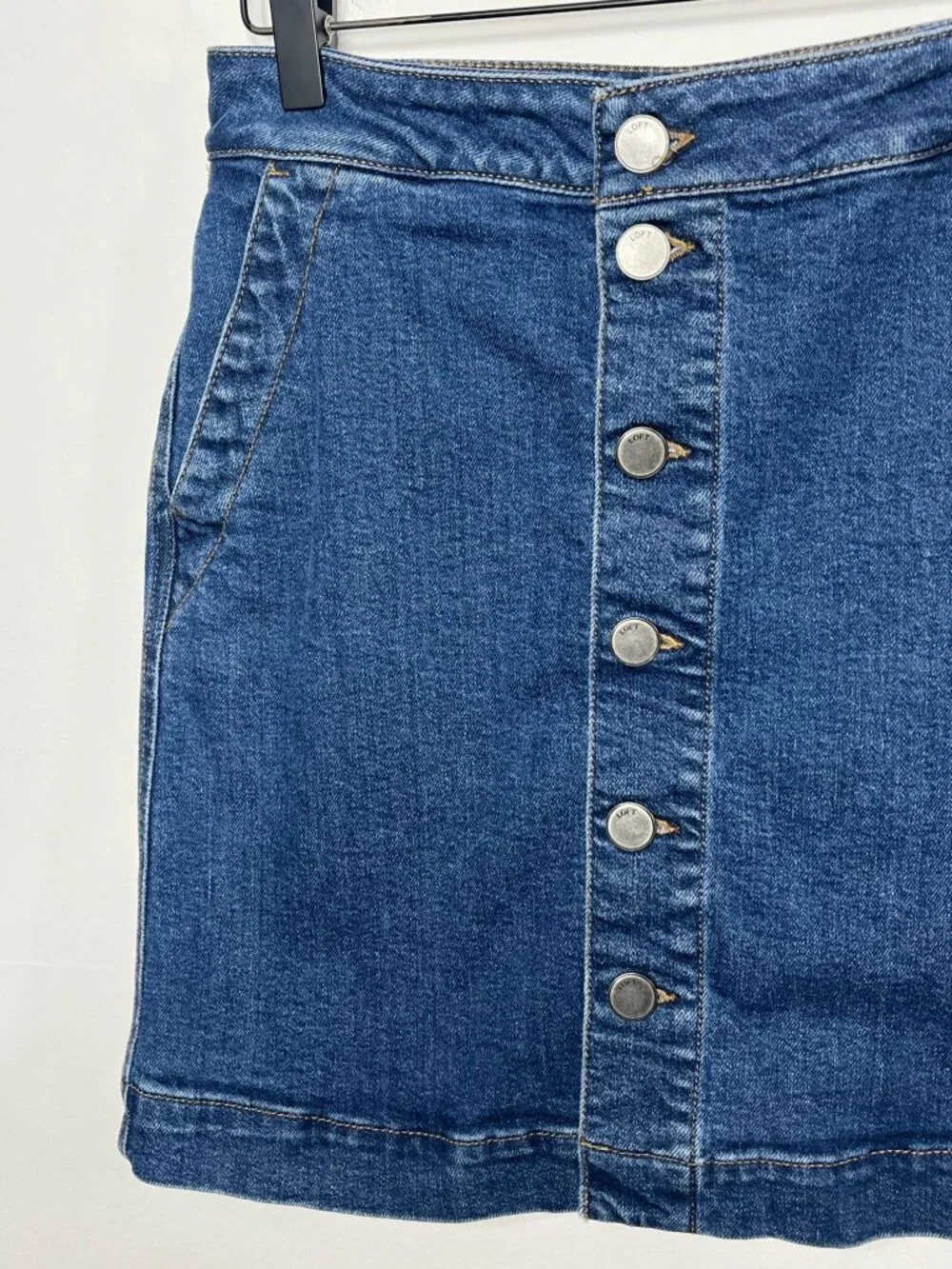 LOFT Denim Mini Skirt Womens 2 Blue Button Front Stretch Casual
